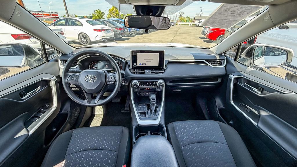 Used 2025 Toyota RAV4 XLE AWD/4WD image 13