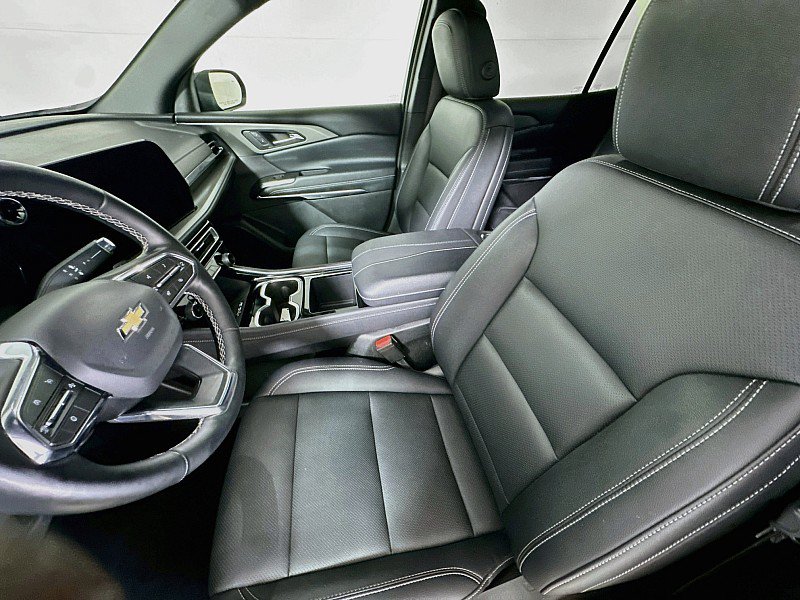 Used 2025 Chevrolet Traverse LT AWD/4WD image 11