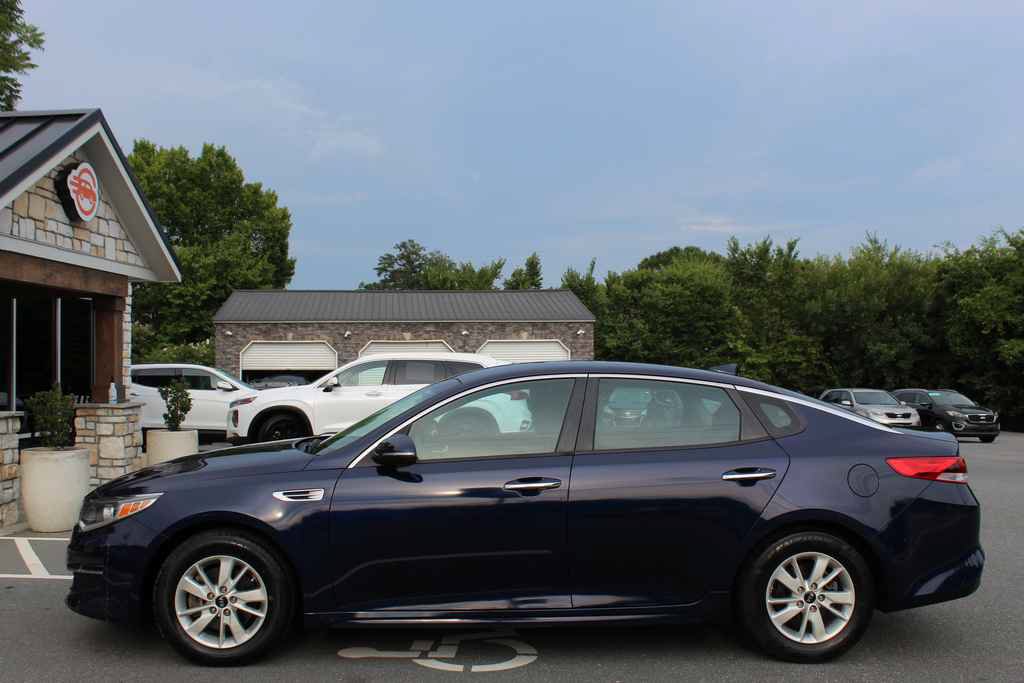 Used 2017 Kia Optima LX FWD image 10