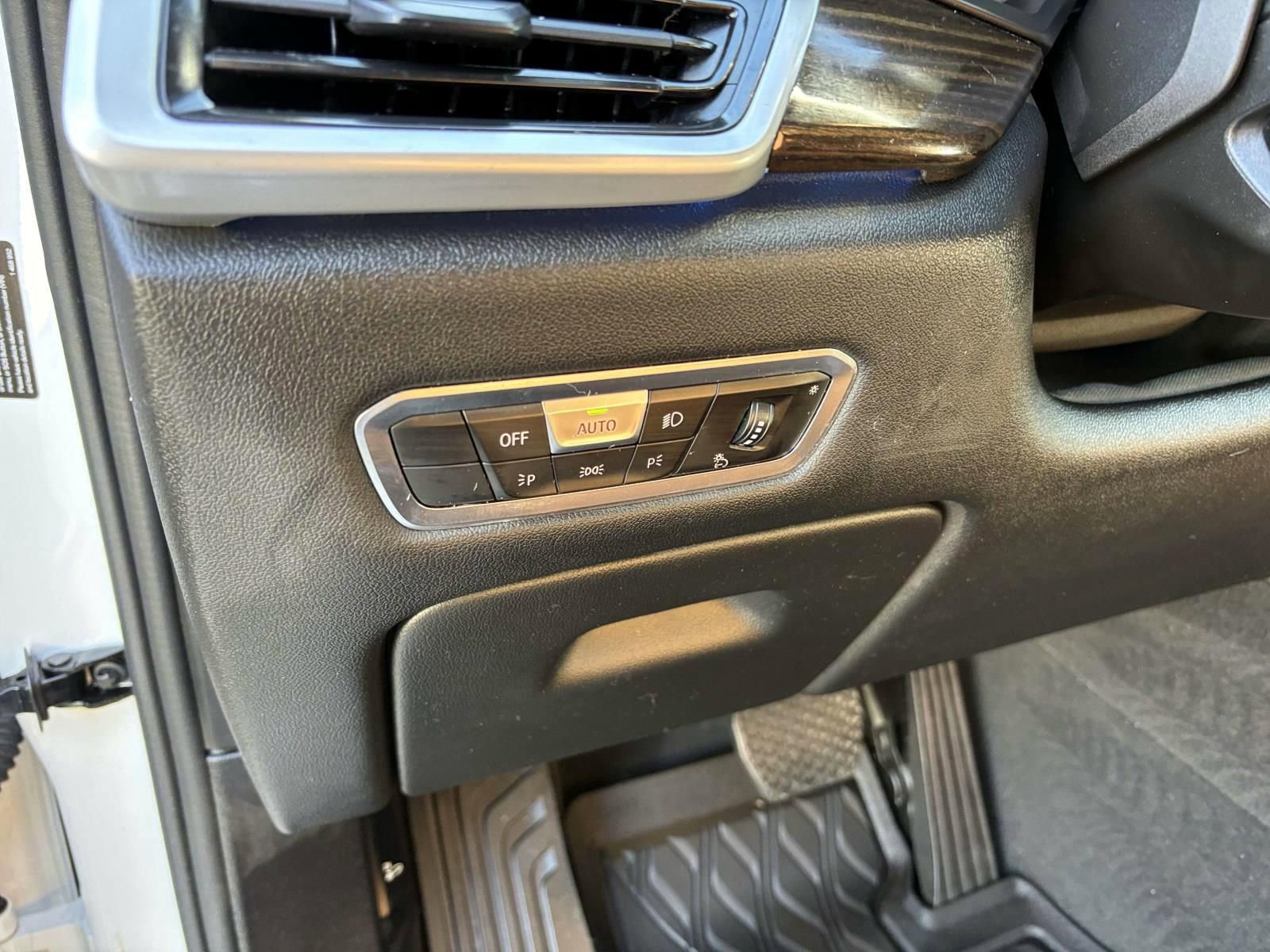 Used 2023 BMW X5 xDrive45e w/ Parking Assistance Package image 14