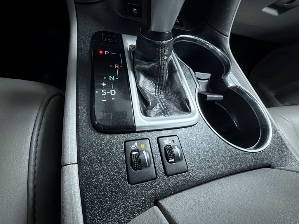 Used 2019 Toyota Highlander XLE image 18
