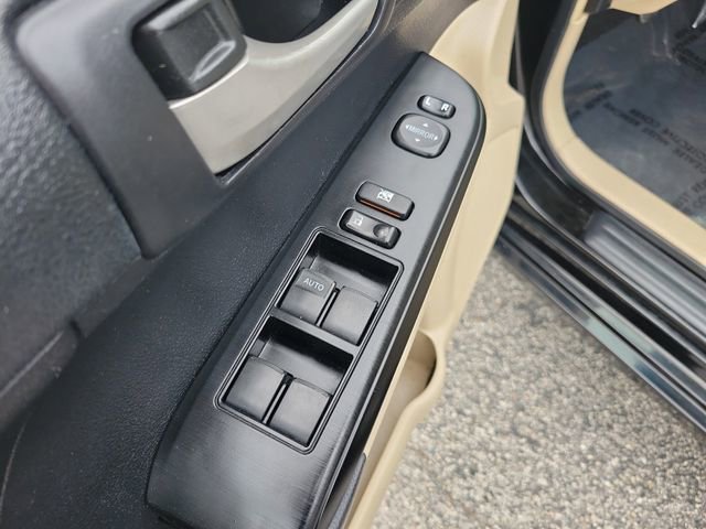 Used 2014 Toyota Camry L FWD image 22