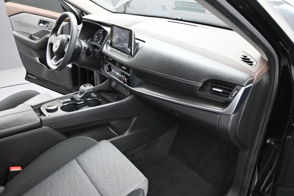 Used 2023 Nissan Rogue SV AWD/4WD image 26