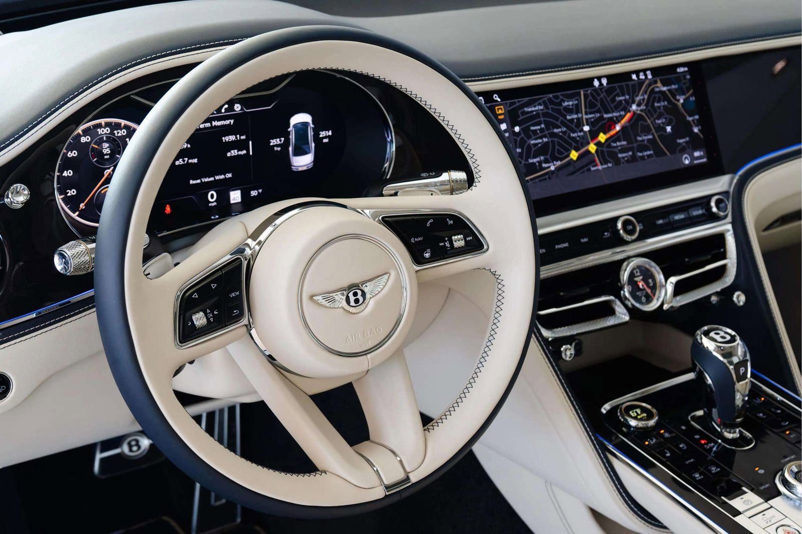 Used 2023 Bentley Flying Spur Azure AWD/4WD image 30