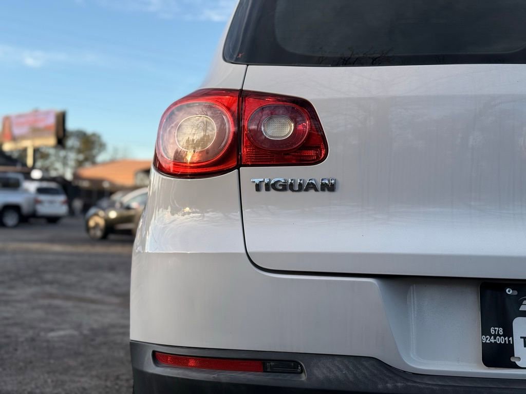 Used 2011 Volkswagen Tiguan S image 9