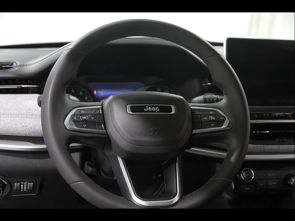Used 2023 Jeep Compass Latitude AWD/4WD image 7