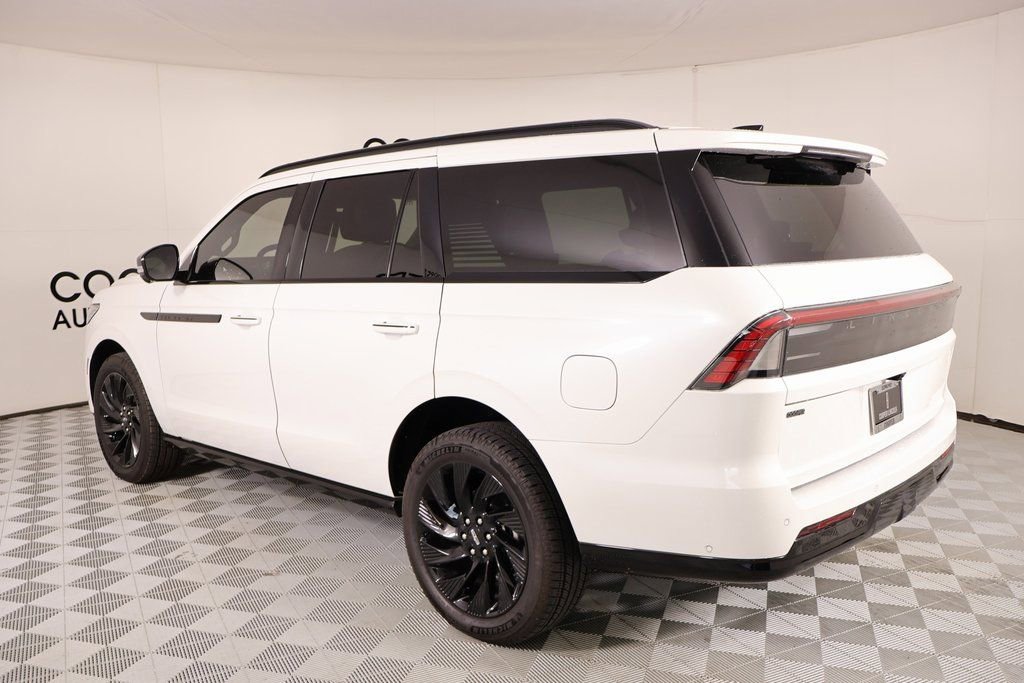 New 2025 Lincoln Navigator Reserve w/ Jet Appearance Package image 26