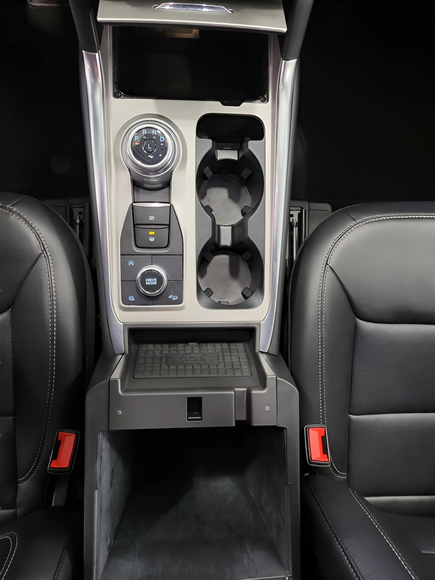 Used 2023 Ford Explorer Limited w/ Equipment Group 301A image 16