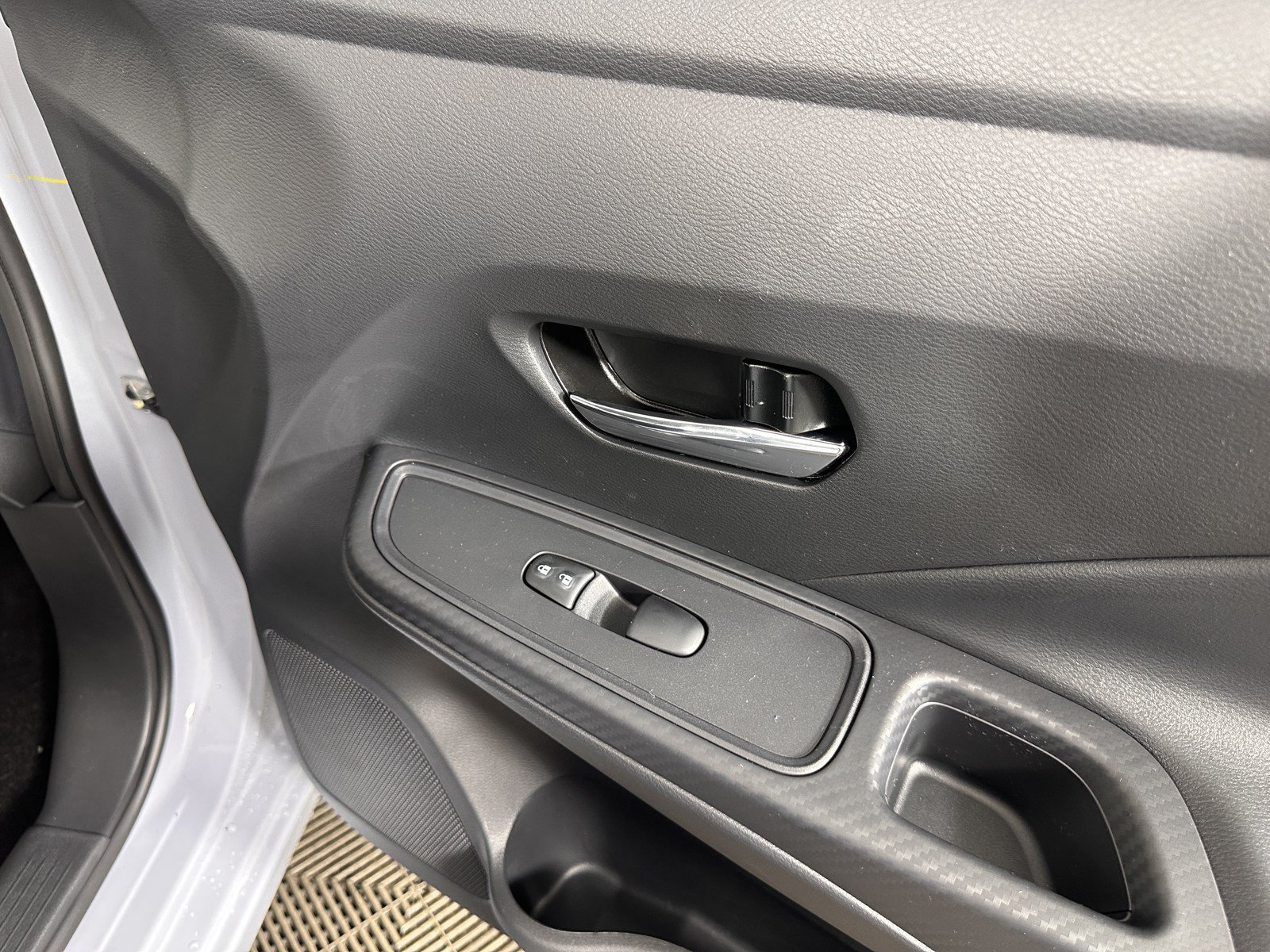 New 2025 Nissan Versa SV w/ Trunk Package FWD image 38