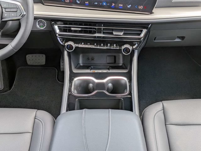 New 2027 Chevrolet Traverse LT w/ Driver Confidence Package FWD image 20