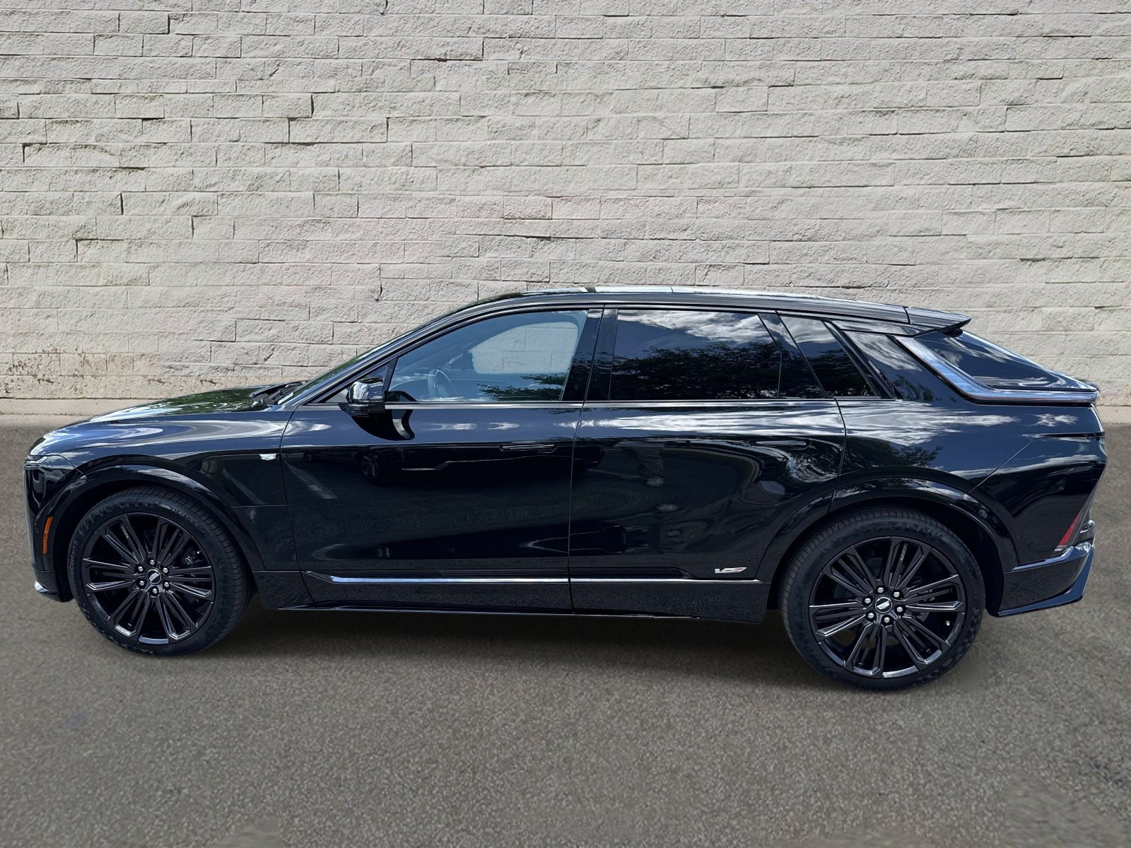 Certified 2026 Cadillac Lyriq V AWD/4WD image 8
