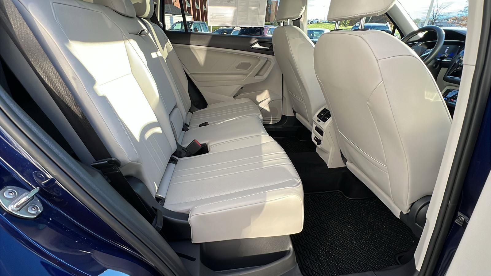 Used 2022 Volkswagen Tiguan SE image 15