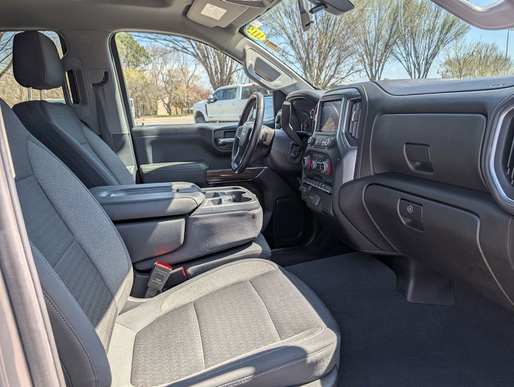 Used 2021 Chevrolet Silverado 1500 LT AWD/4WD image 19