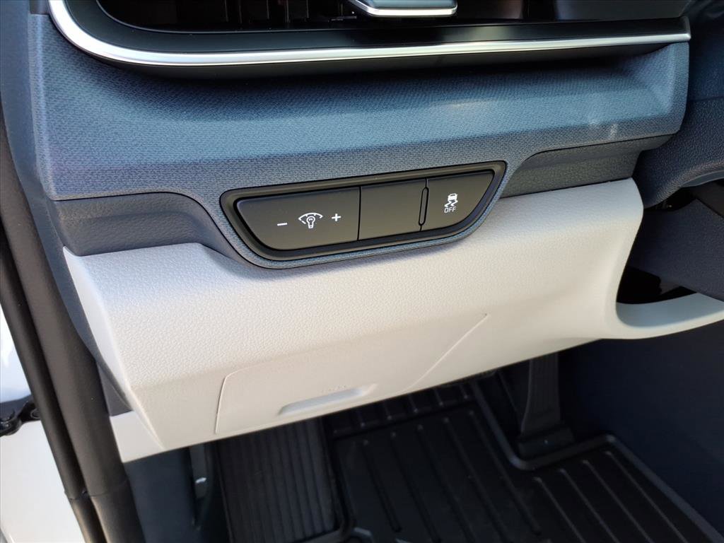 New 2026 Kia Carnival EX FWD image 17