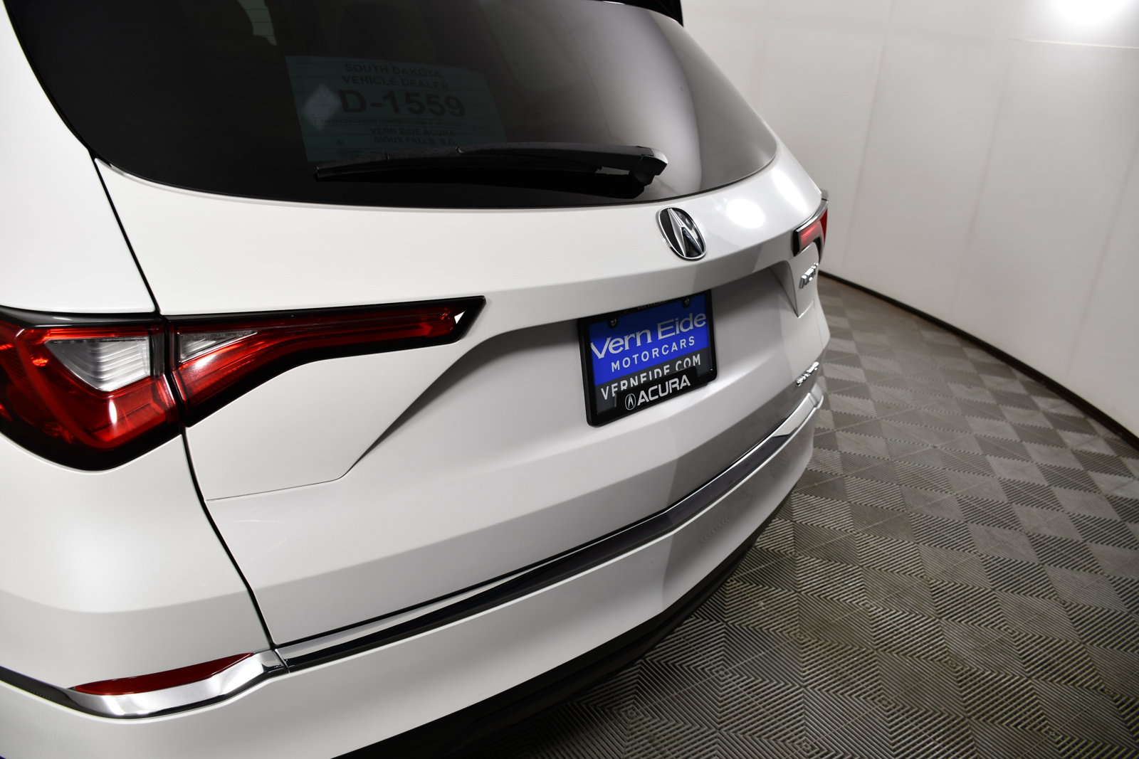 Used 2024 Acura MDX SH-AWD image 15