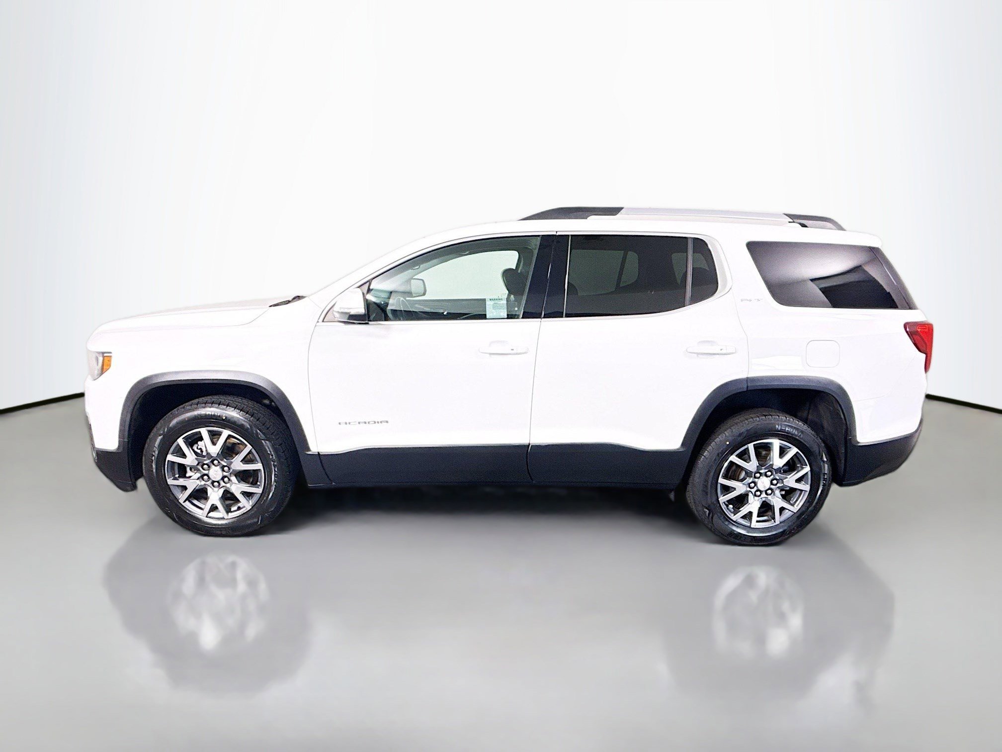 Used 2023 GMC Acadia SLT image 6