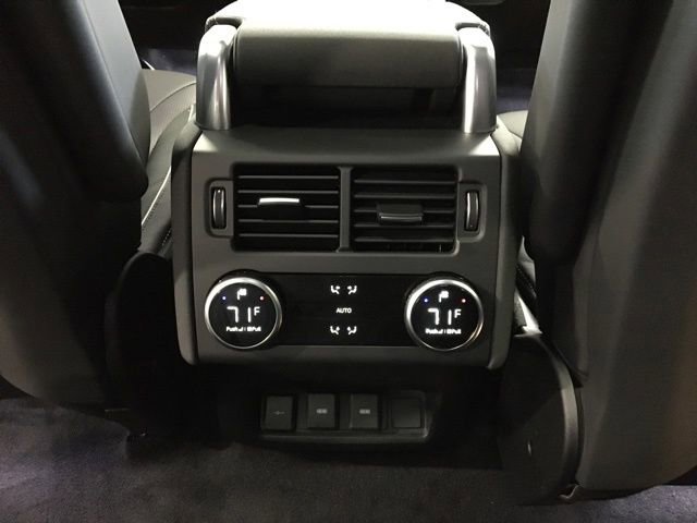 New 2023 Land Rover Discovery Metropolitan Edition image 25