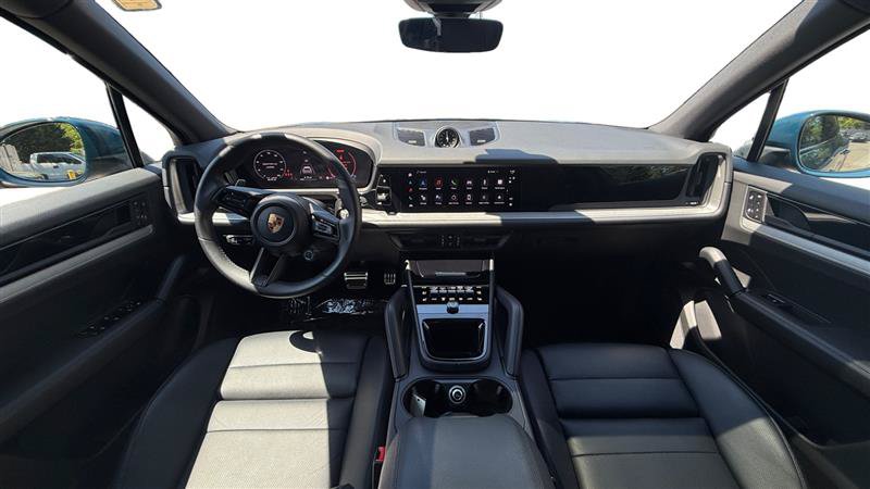 Used 2025 Porsche Cayenne S w/ Premium Package Plus AWD/4WD image 12