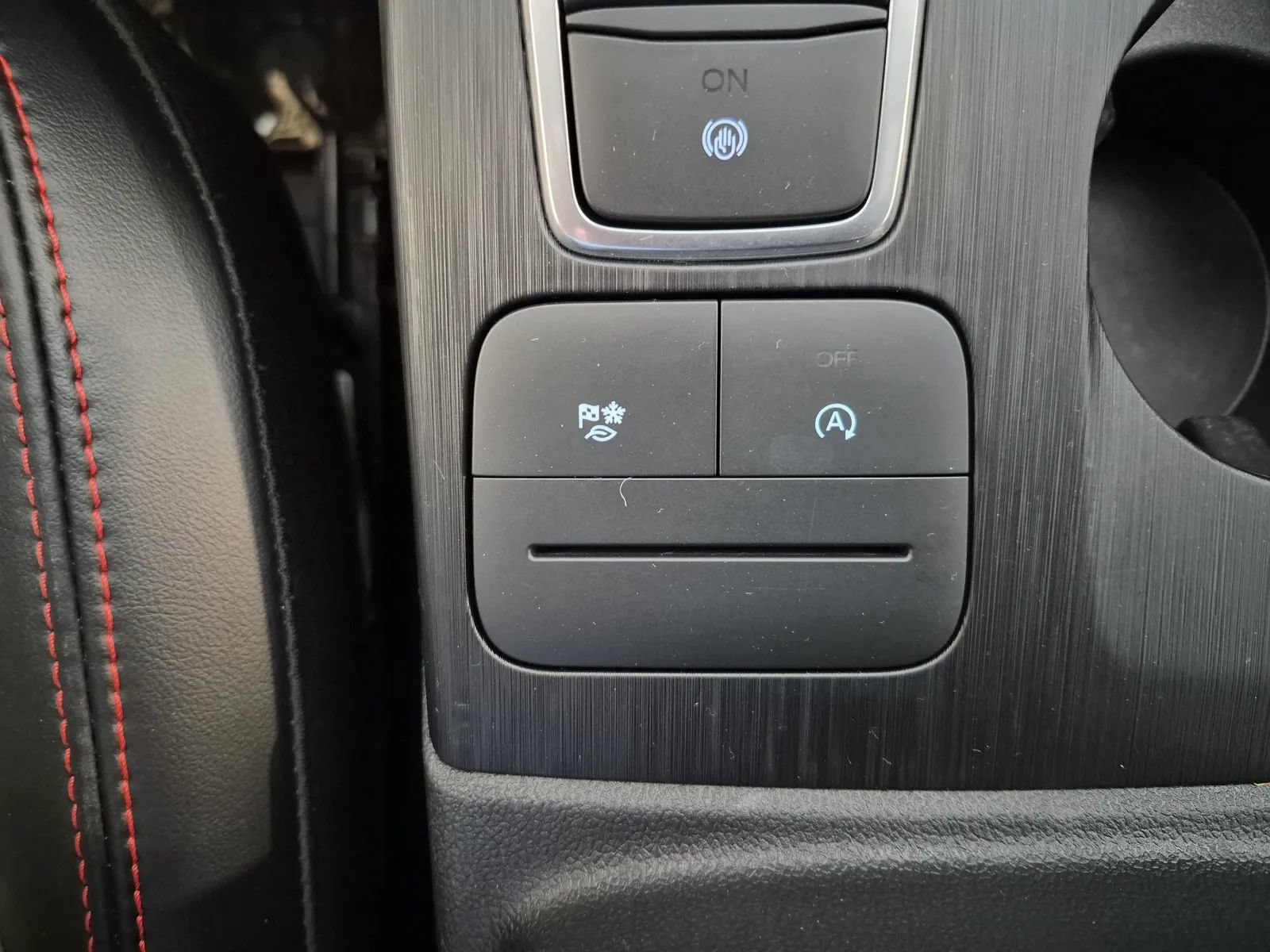 Used 2025 Ford Escape ST-Line Select AWD/4WD image 23