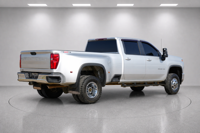 Used 2021 Chevrolet Silverado 3500 LT AWD/4WD image 3