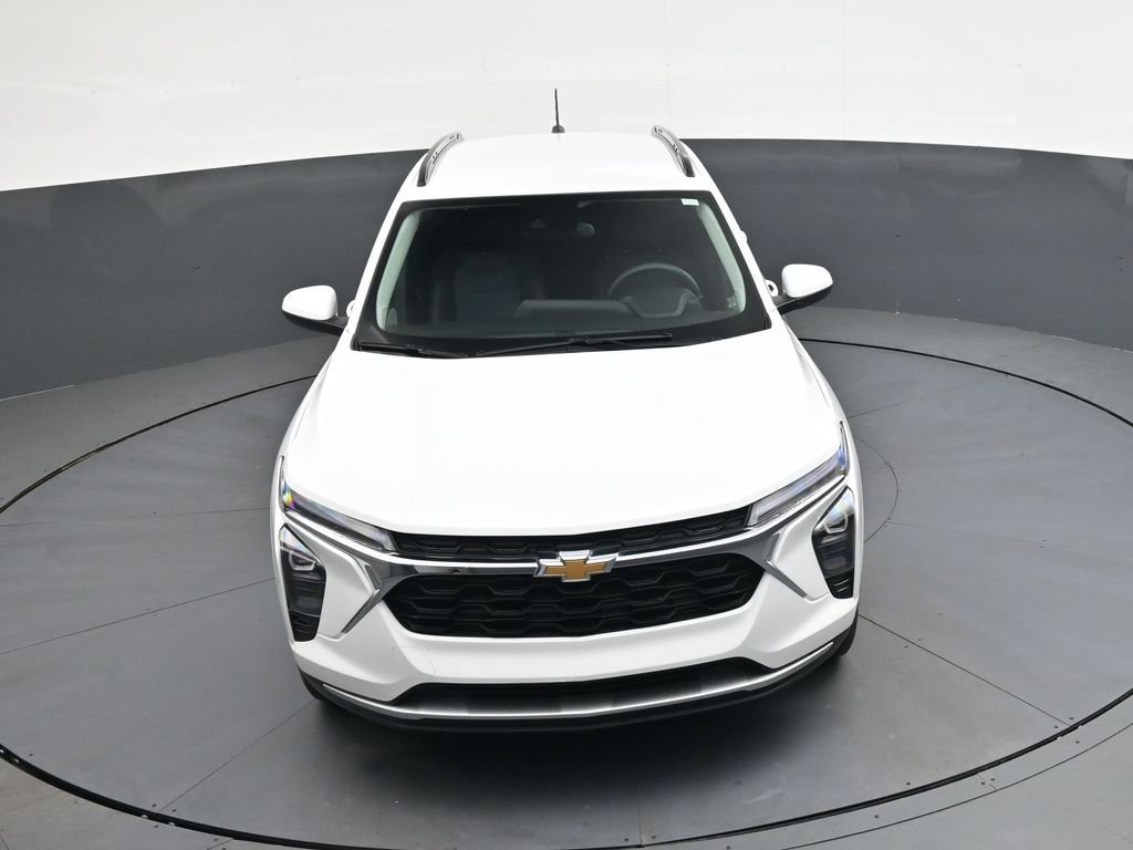 Used 2025 Chevrolet Trax LT image 32