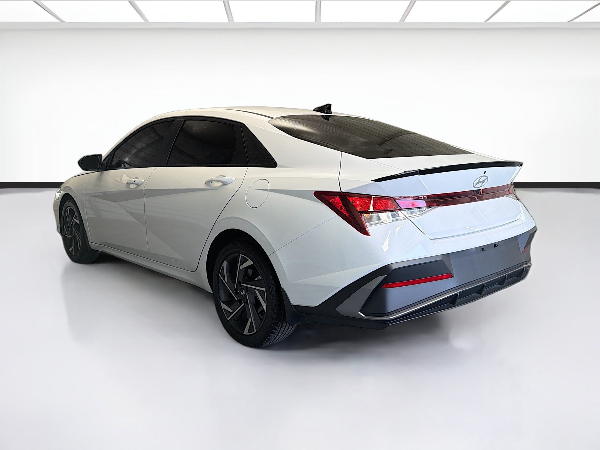 Used 2025 Hyundai Elantra Sport FWD image 6