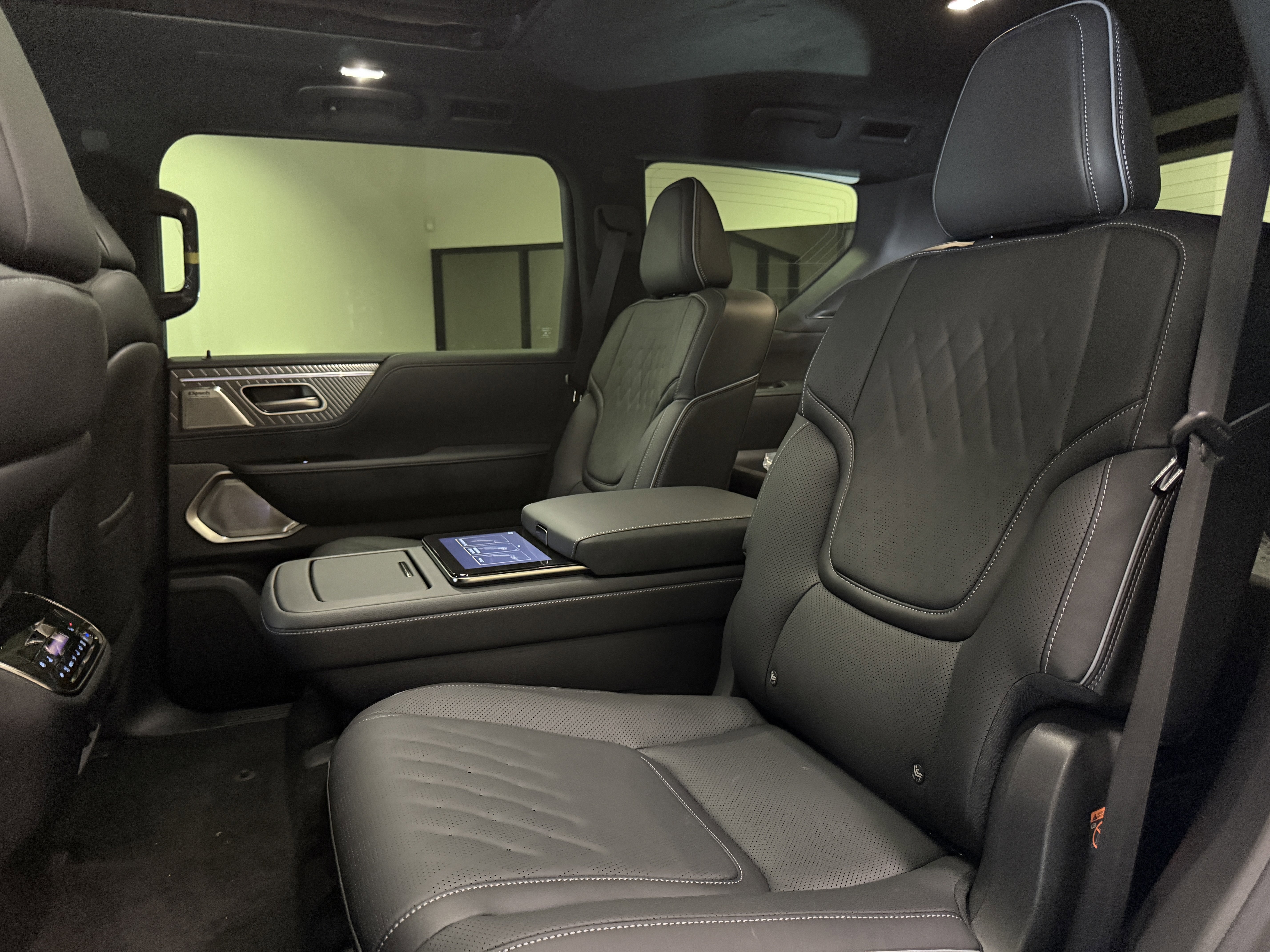New 2026 INFINITI QX80 Autograph image 16