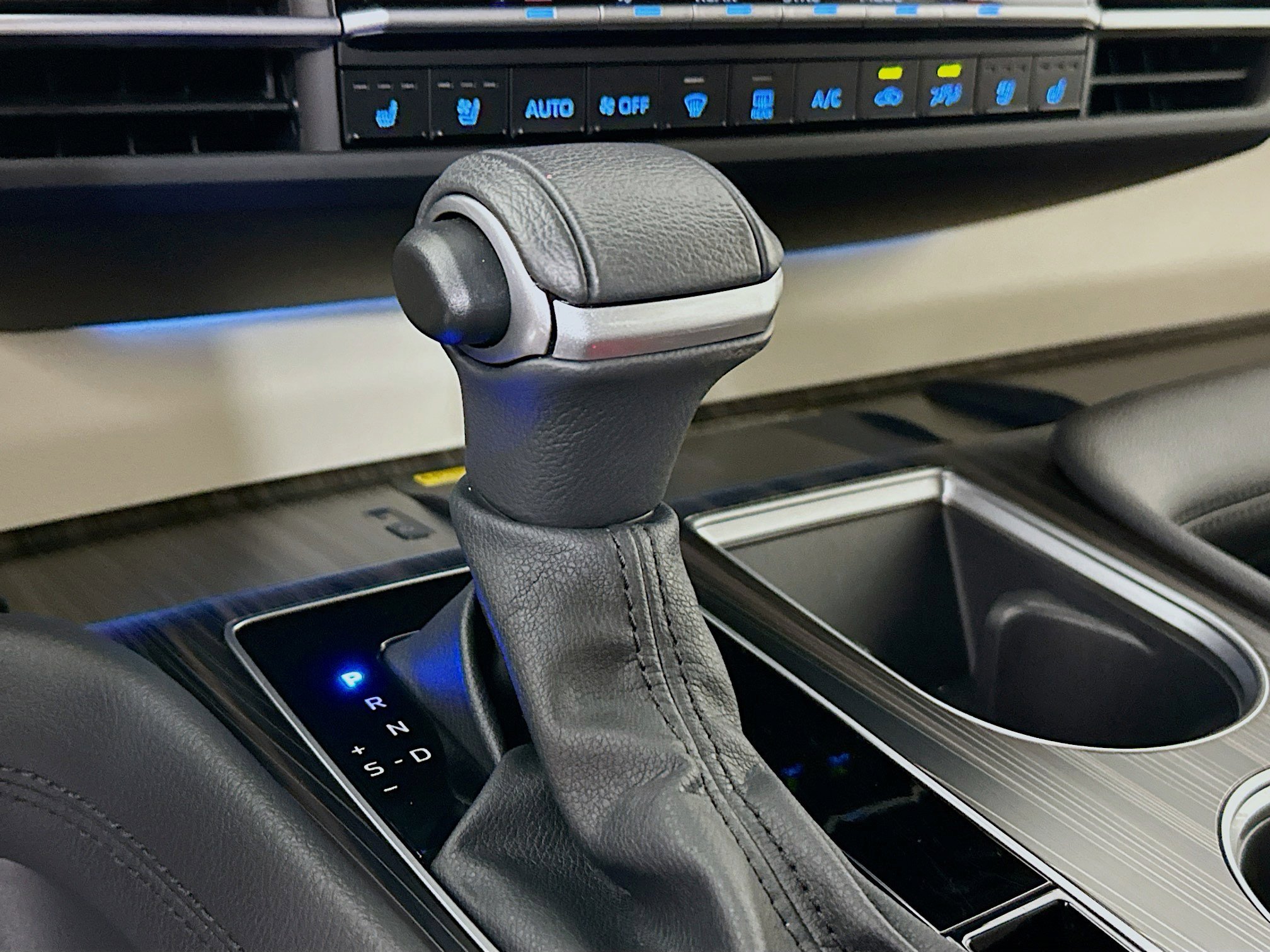 Certified 2024 Toyota Sienna Platinum image 21