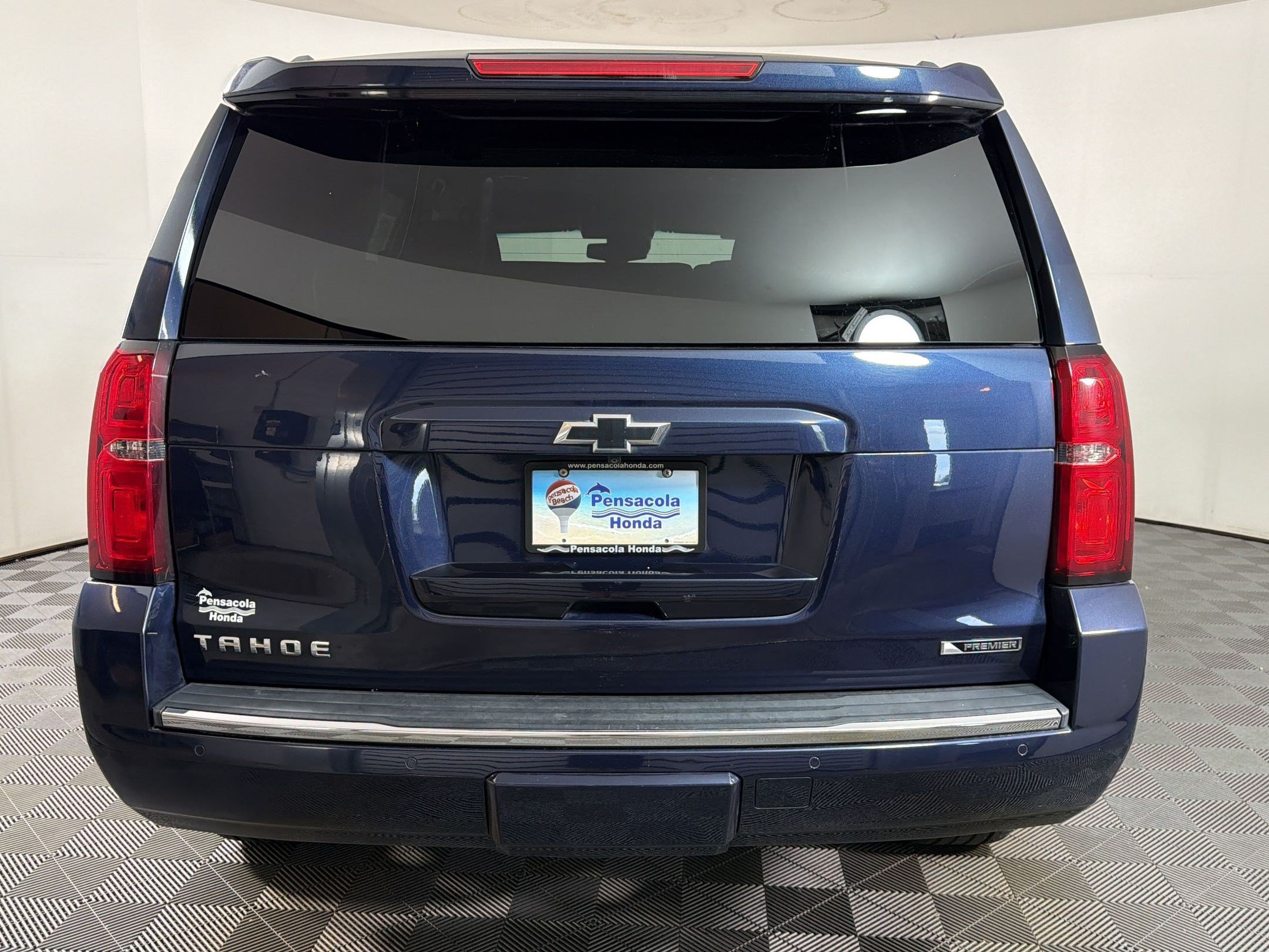Used 2018 Chevrolet Tahoe Premier w/ Max Trailering Package AWD/4WD image 8