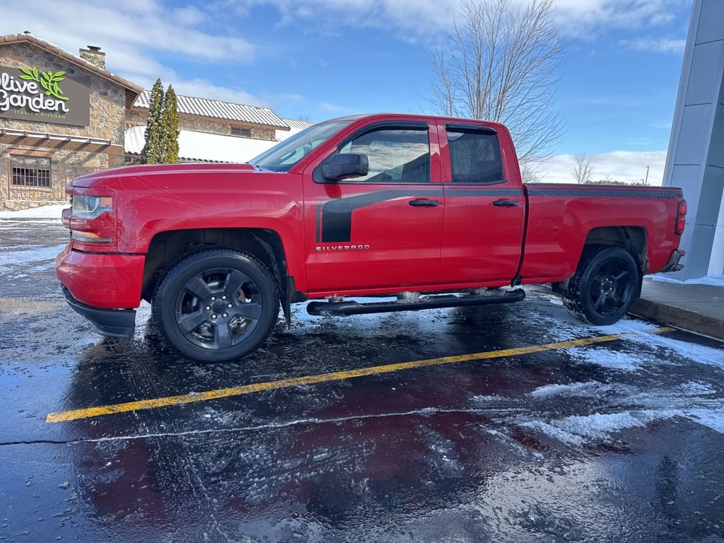Used 2017 Chevrolet Silverado 1500 Custom image 3