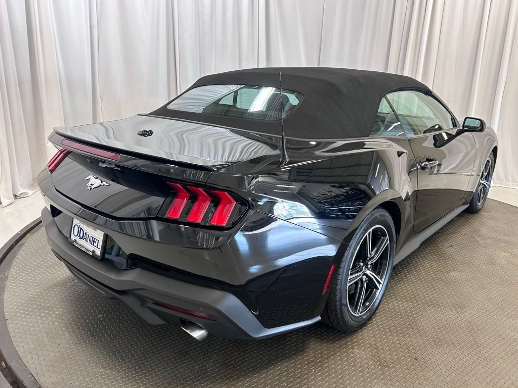 Used 2025 Ford Mustang Premium RWD image 27