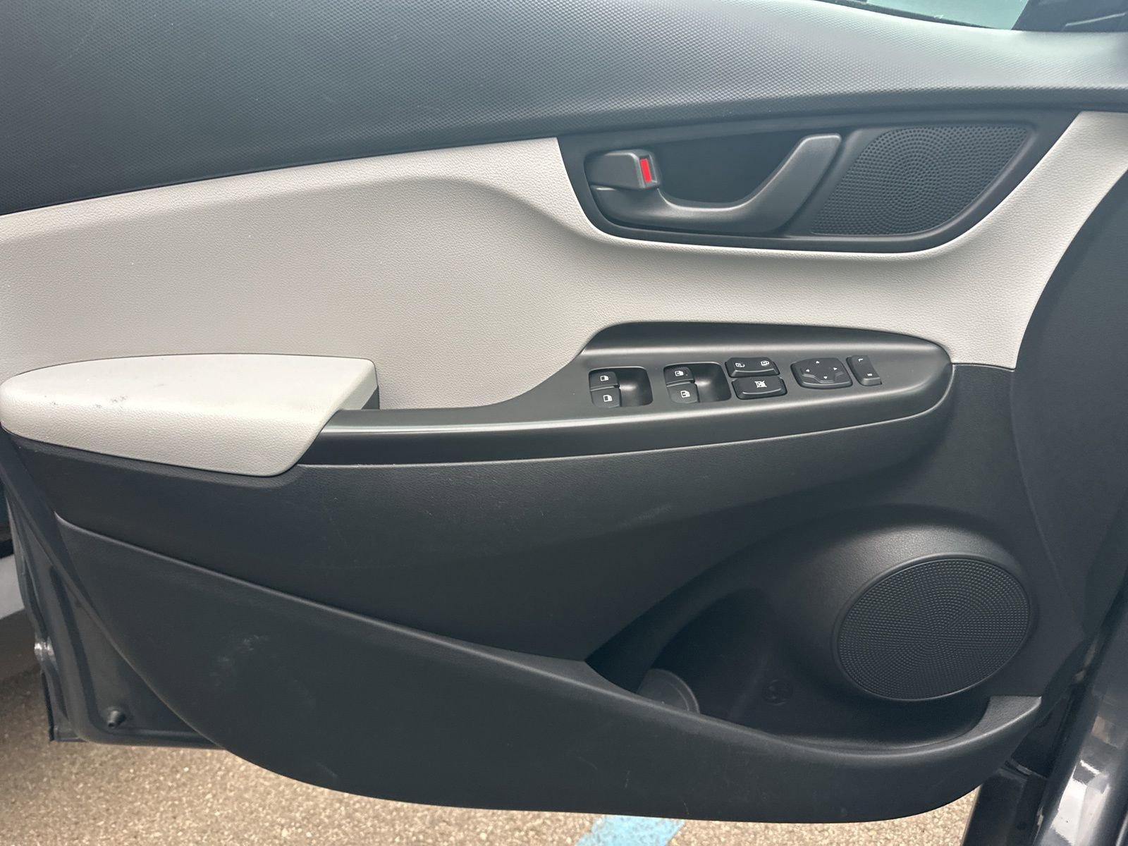 Used 2023 Hyundai Kona SEL image 10