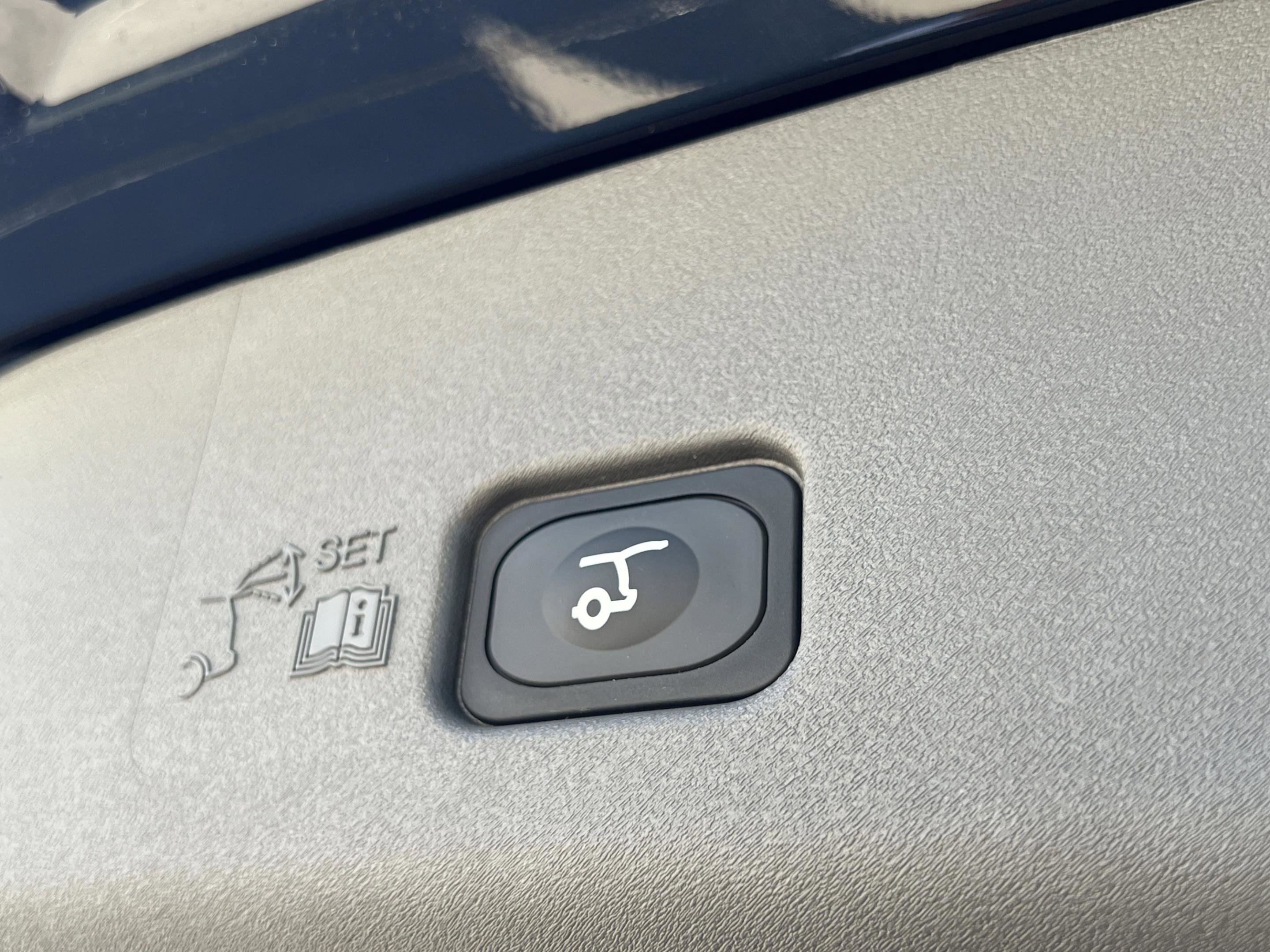 New 2025 Lincoln Nautilus Premier w/ Equipment Group 102A image 35