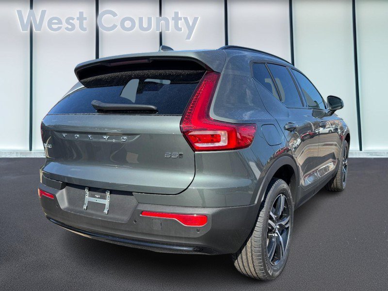 New 2026 Volvo XC40 B5 Core w/ Climate Package AWD/4WD image 3