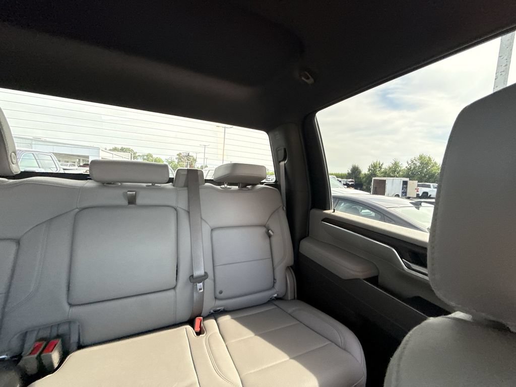 Certified 2026 GMC Sierra 2500 SLT w/ SLT Convenience Package AWD/4WD image 12