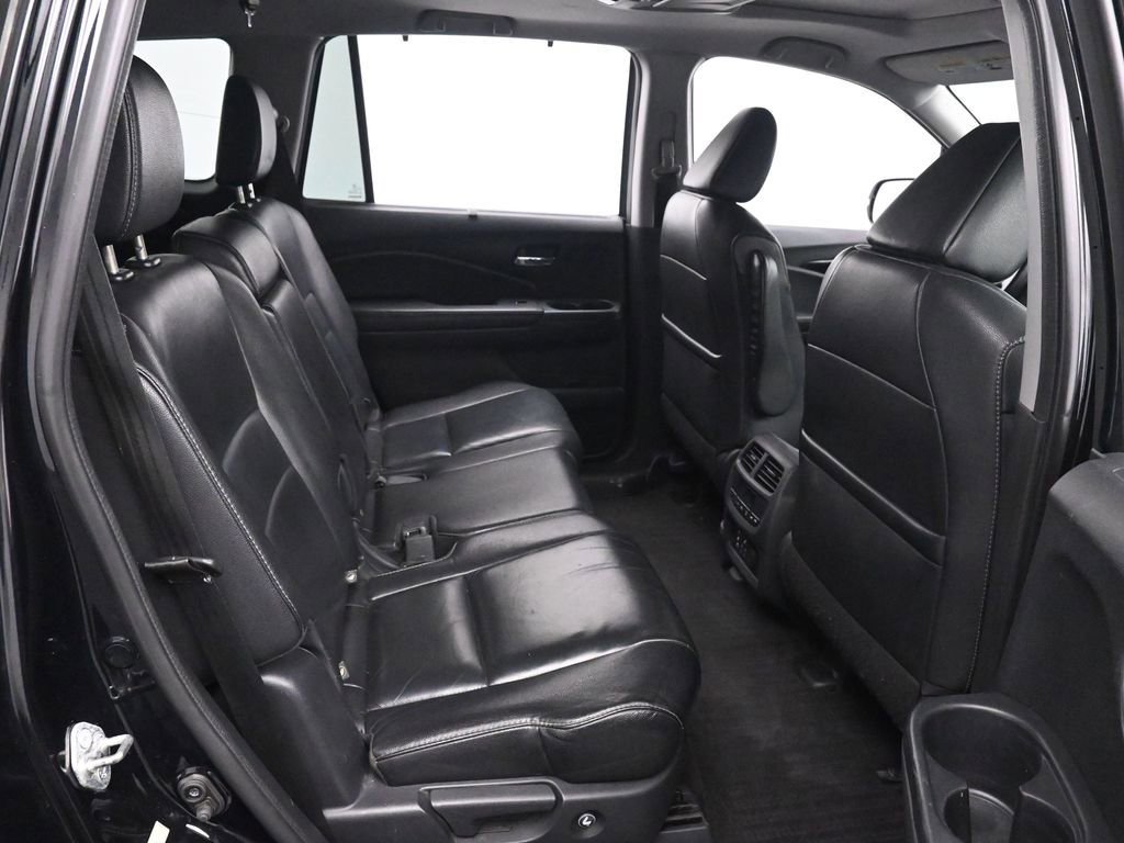 Used 2016 Honda Pilot Touring image 23