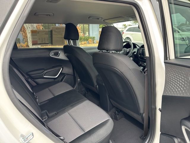 Used 2025 Kia Soul LX w/ LX Technology Package image 16