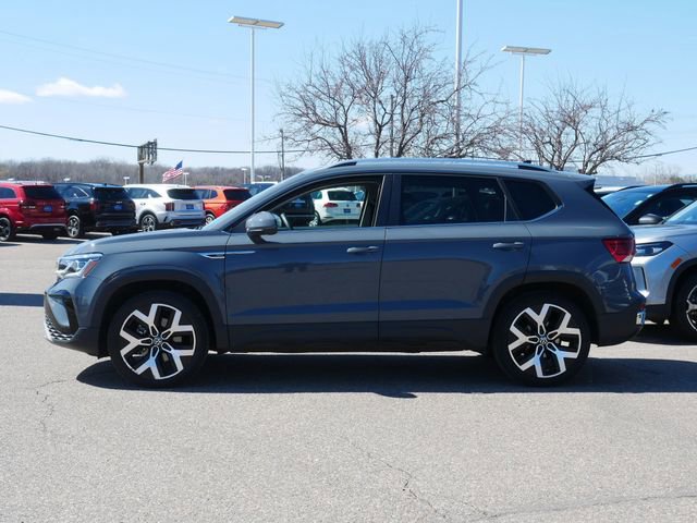 Certified 2023 Volkswagen Taos SEL image 4