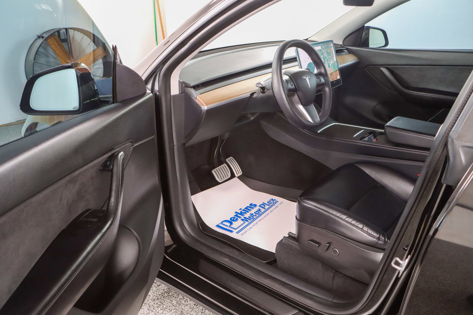Used 2021 Tesla Model Y Performance AWD/4WD image 3