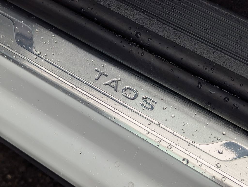 New 2026 Volkswagen Taos SE AWD/4WD image 37