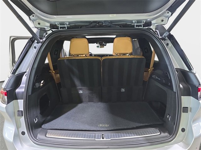 Used 2023 Jeep Grand Cherokee L Summit w/ Advanced Protech Group IV image 12