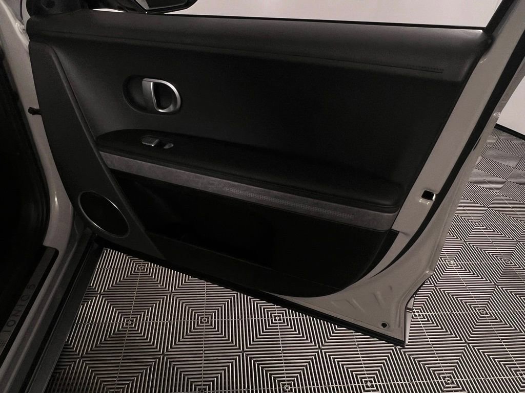 Used 2023 Hyundai Ioniq 5 Limited image 35