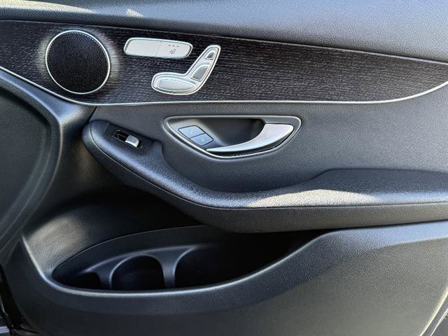 Used 2022 Mercedes-Benz GLC 300 4MATIC image 25