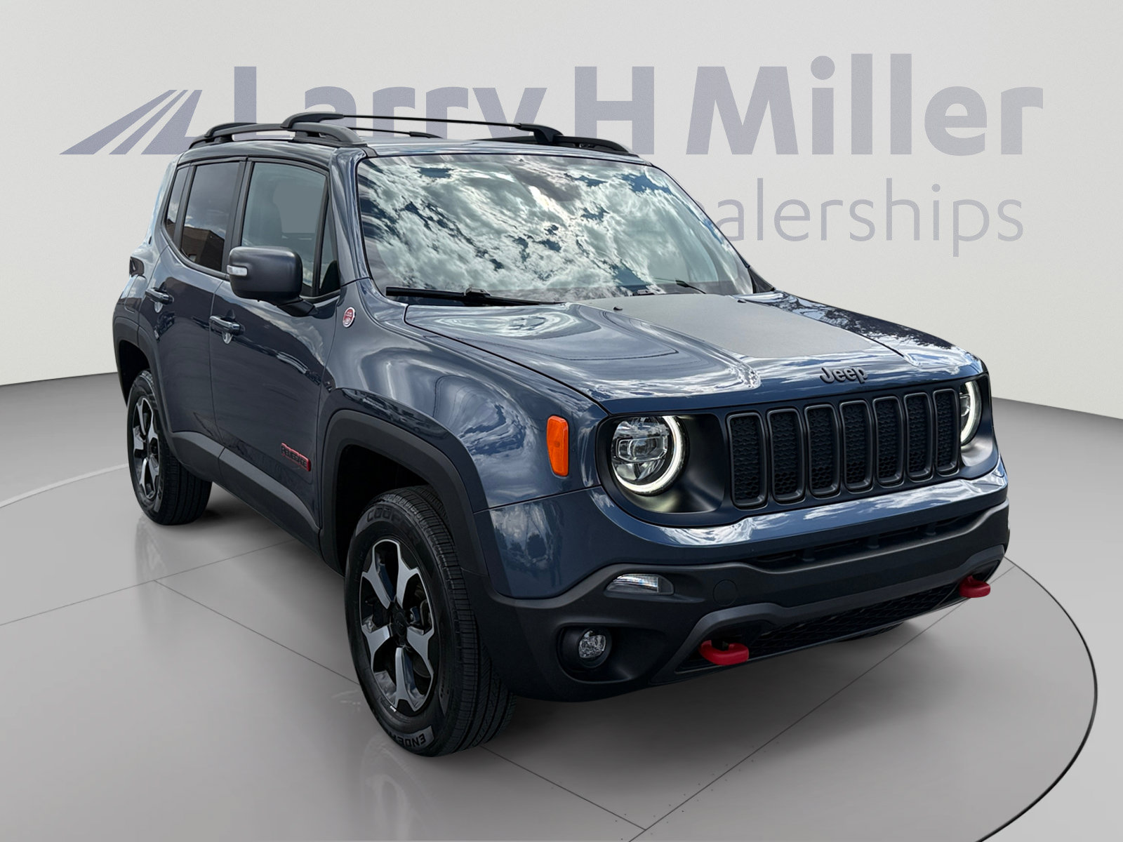 Used 2020 Jeep Renegade Trailhawk w/ UConnect 8.4 Nav Group AWD/4WD image 7