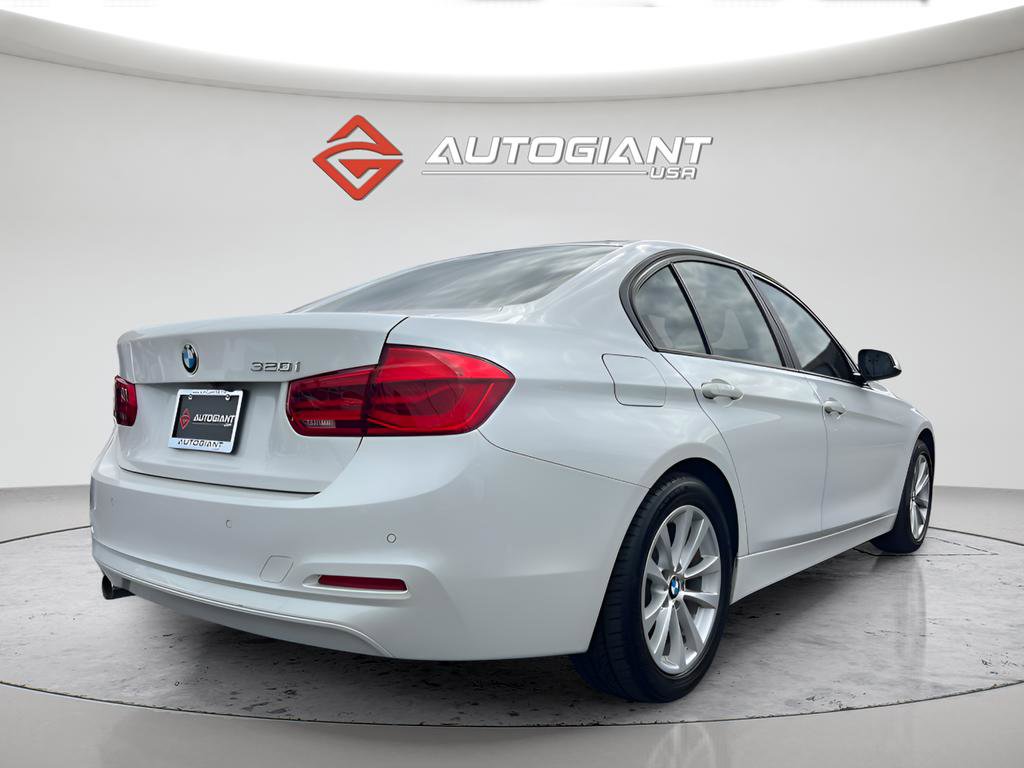 Used 2018 BMW 320i Sedan RWD image 7