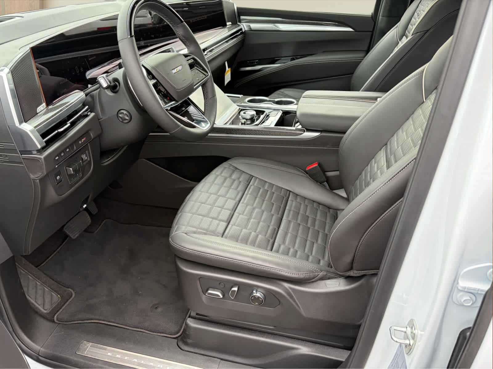 Certified 2026 Cadillac Escalade V AWD/4WD image 9
