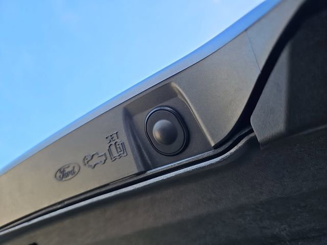 Used 2023 Ford F150 Lightning Lariat image 32