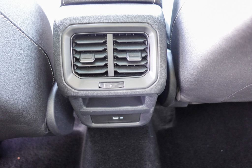 Certified 2025 Volkswagen Taos SEL image 27