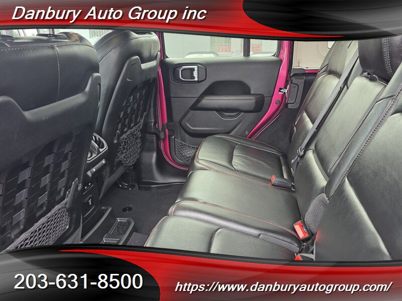 Used 2022 Jeep Wrangler Unlimited Rubicon w/ Cold Weather Group AWD/4WD image 6