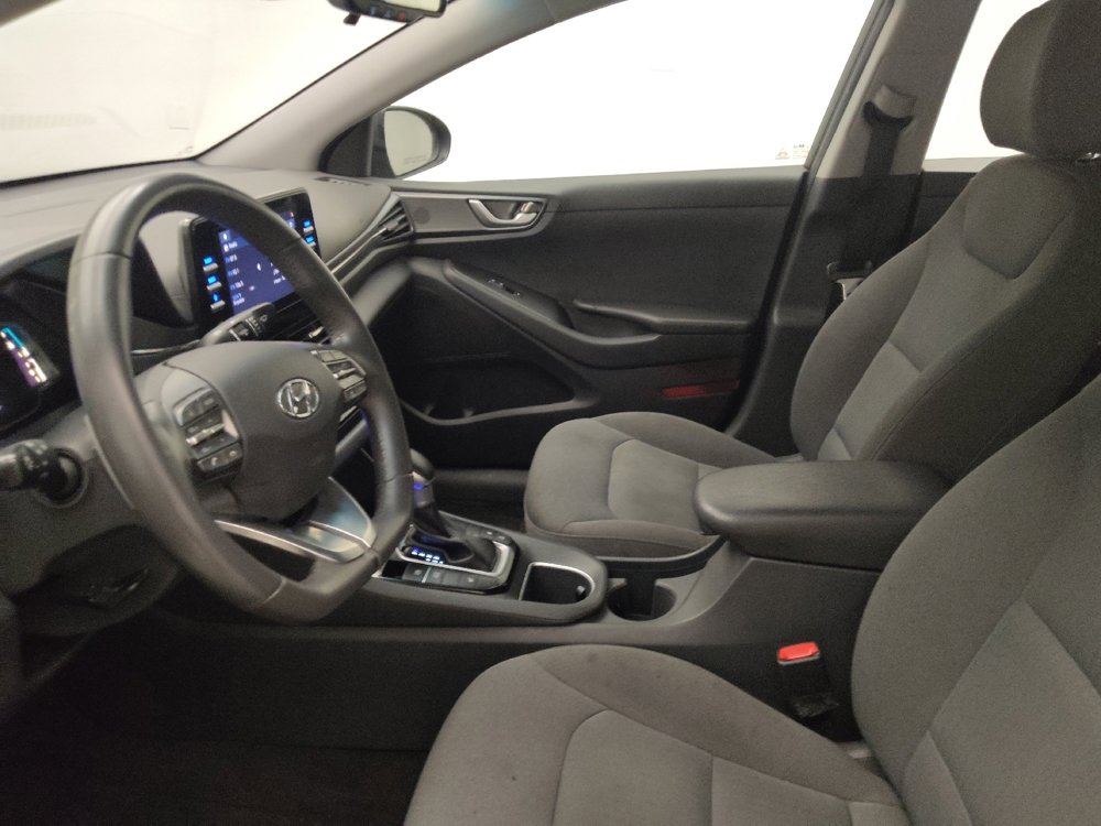 Used 2022 Hyundai Ioniq SE FWD image 17